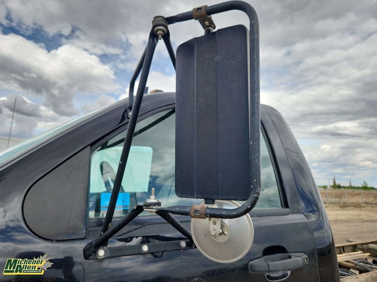 2011-chevrolet-silverado-3500-image-48