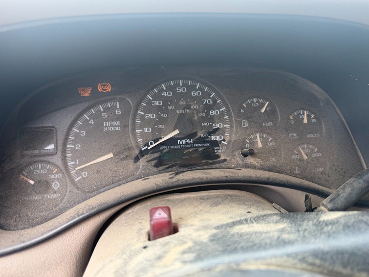 2002-chevrolet-silverado-2500hd-image-10