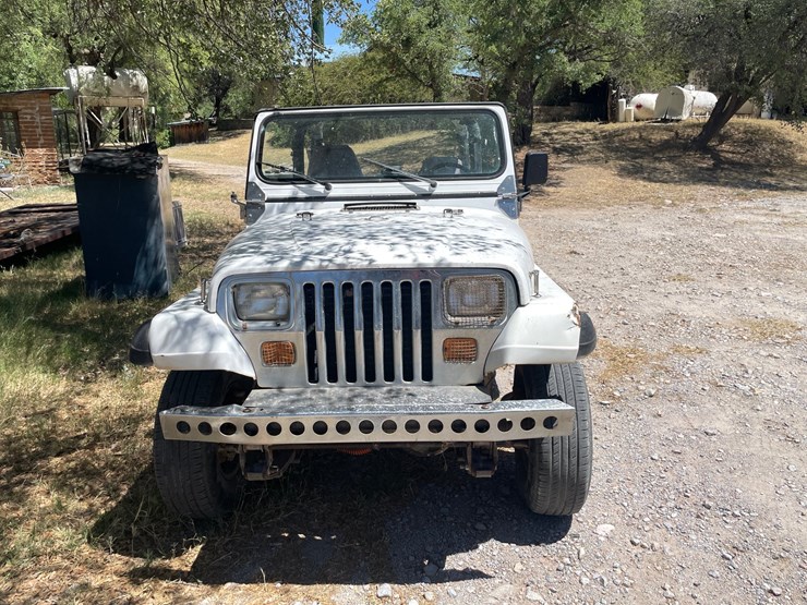1994-jeep-wrangler-image-2