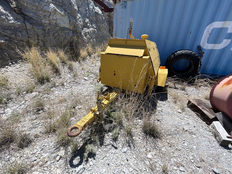 #1048-•-air-compressor-image-2