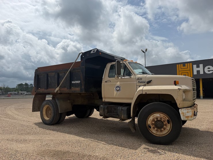 1991-ford-800-image-2