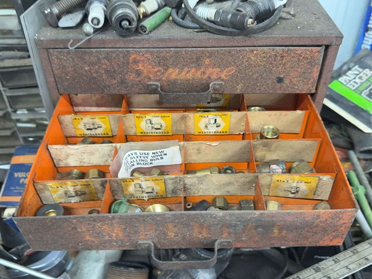 tools,-parts,-and-shop-related-items-image-8