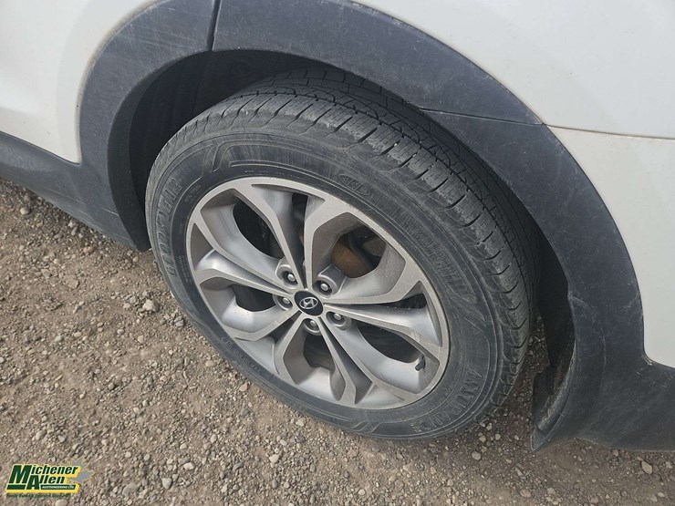 2015-hyundai-santa-fe-image-12