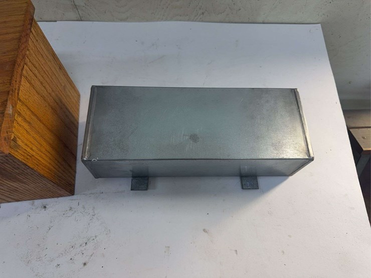 wooden-box-with-lid-and-metal-tank-image-8