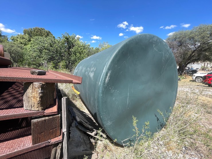 #1059-•-green-poly-5,000-gal-tank-image-5
