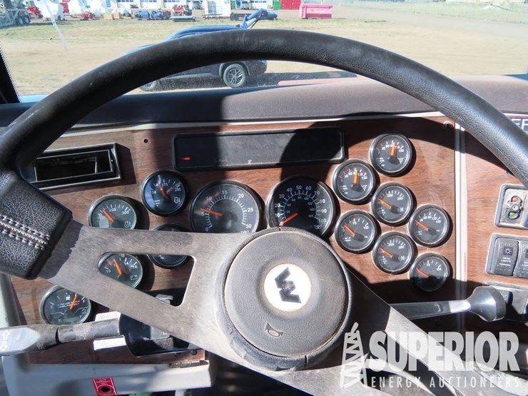 2015-western-star-4900-image-8