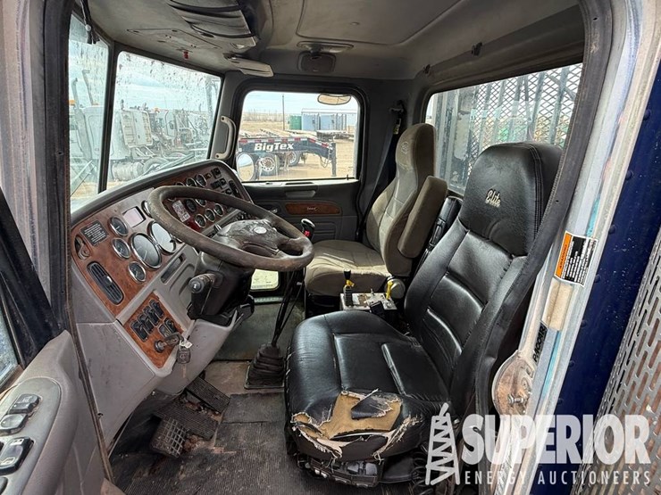 2009-peterbilt-388-image-8