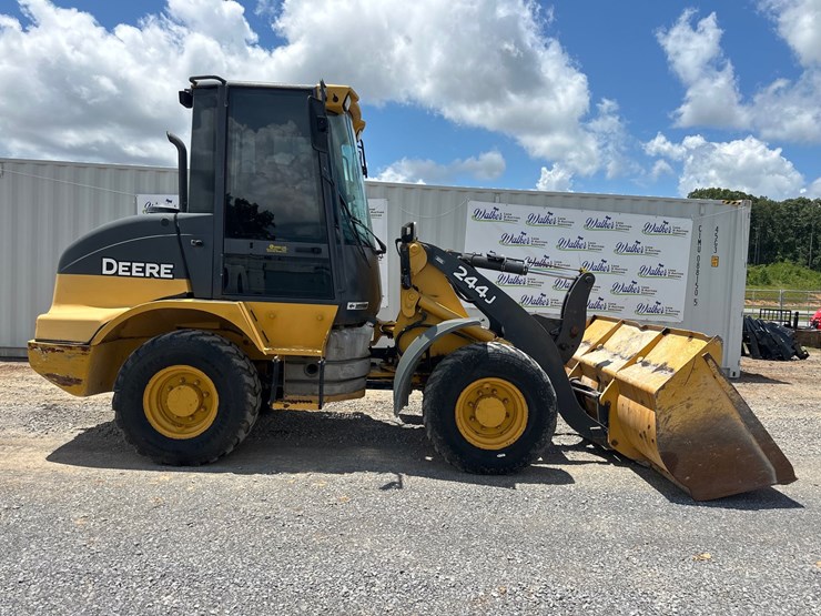 2012-deere-244j-image-1