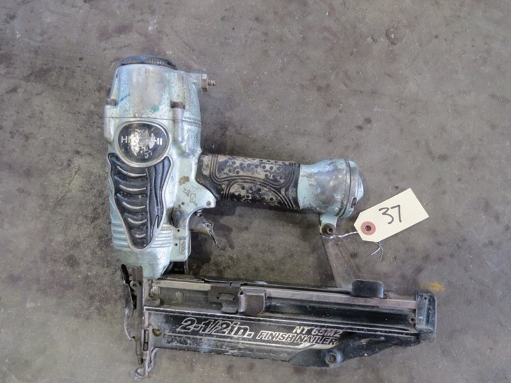 hitachi-nt-65m2-finishing-nailer-image-1
