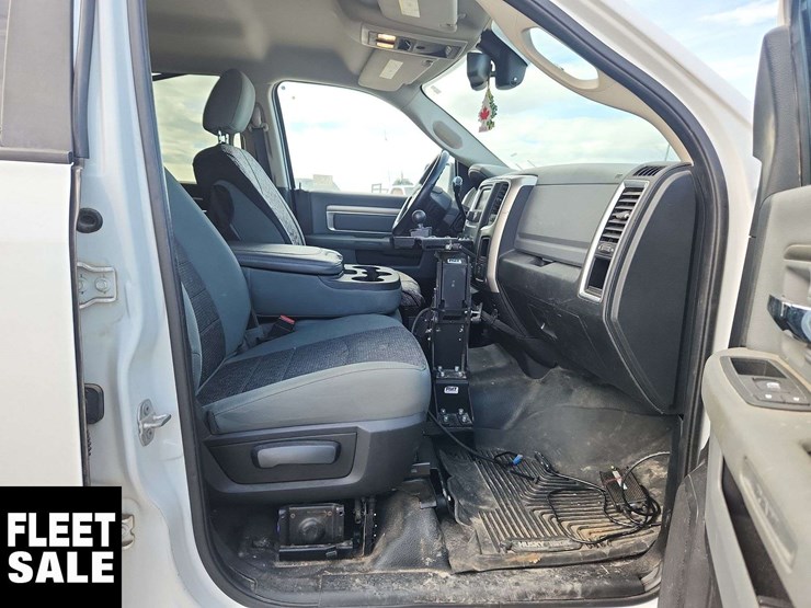 2015-ram-2500-slt-image-16