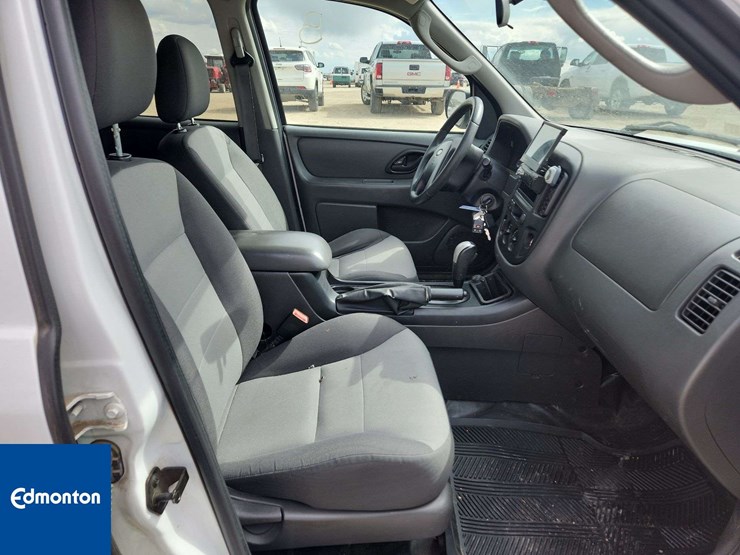 2007-ford-escape-image-17