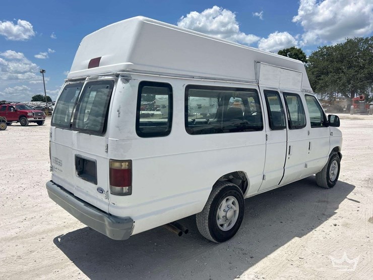 1992-ford-cargo-image-3