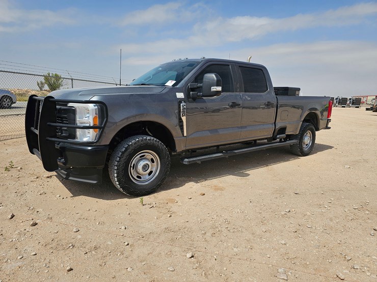 2023-ford-f250-image-1