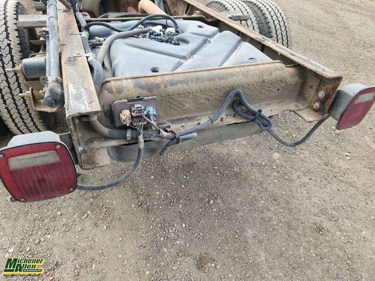 2012-chevrolet-silverado-3500-image-38