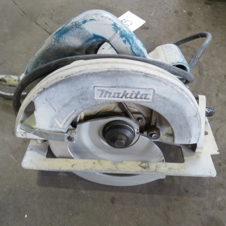 MAKITA SAW