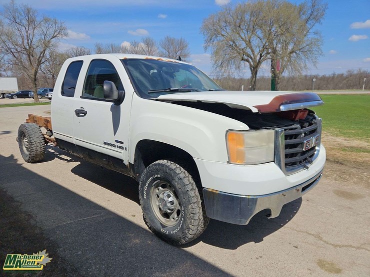 2007-gmc-sierra-2500hd-image-4