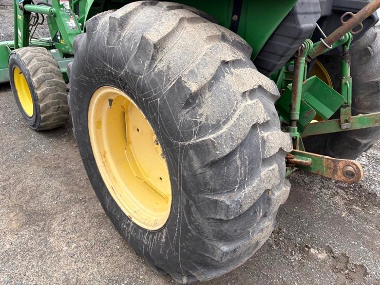 john-deere-4052m-image-12