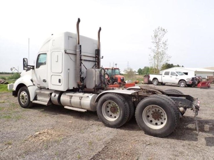 2016-kenworth-t880-image-7