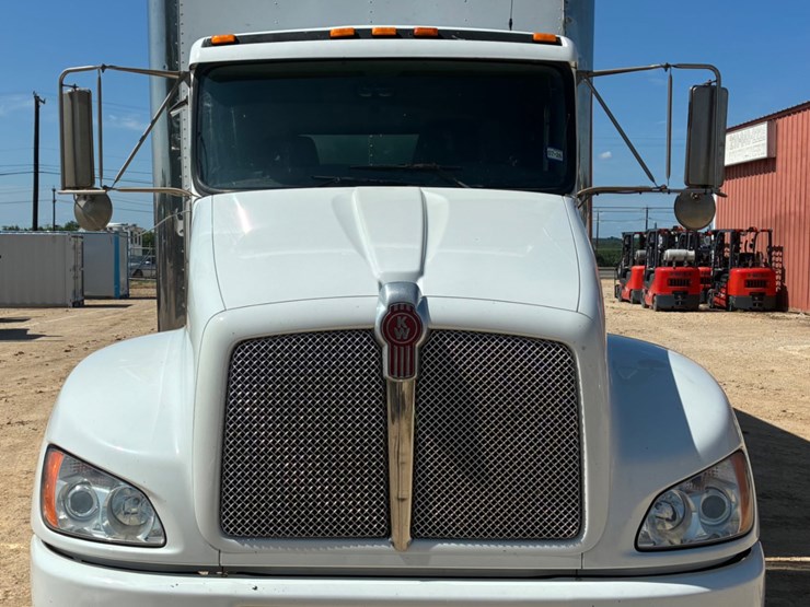2017-kenworth-t270-image-2