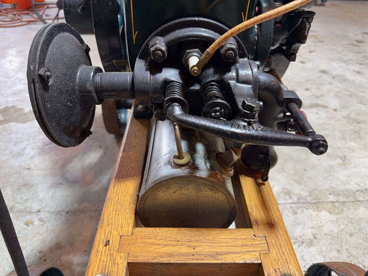 1925-fuller-and-johnson-1-1/2hp-image-10