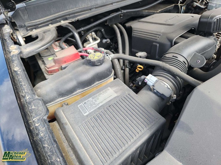 2012-chevrolet-silverado-3500-image-23