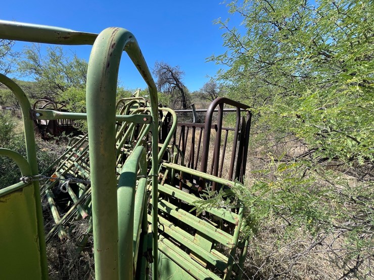 #1023-•-powder-river-cattle-chute-with-arch-frames-image-6