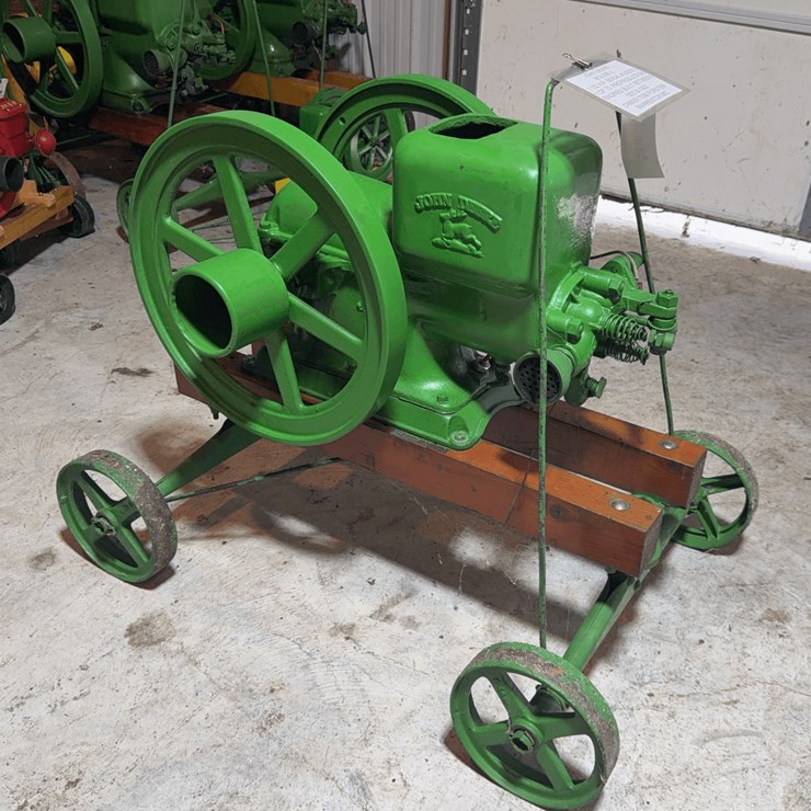 John Deere E 1-1/2HP Fantasy Embossed Hopper