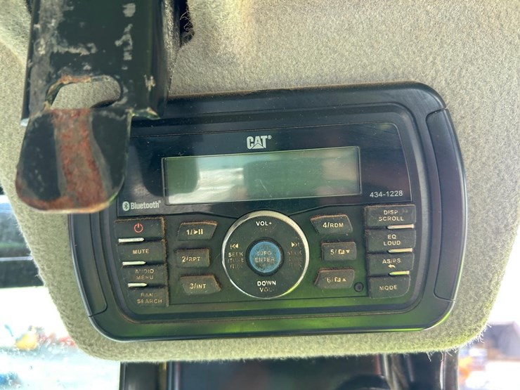 2016-caterpillar-305e2-image-27