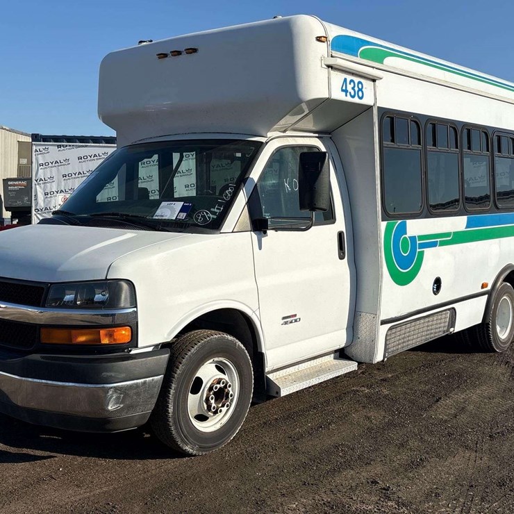 2014 Chevrolet Express Shuttle Bus