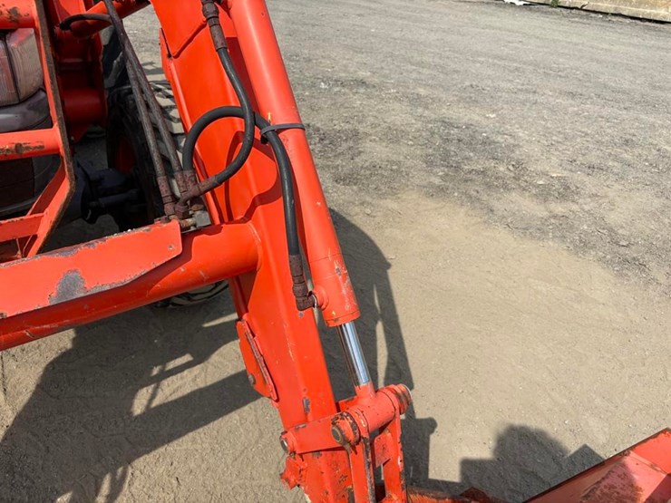 2007-kubota-l3830hst-image-7