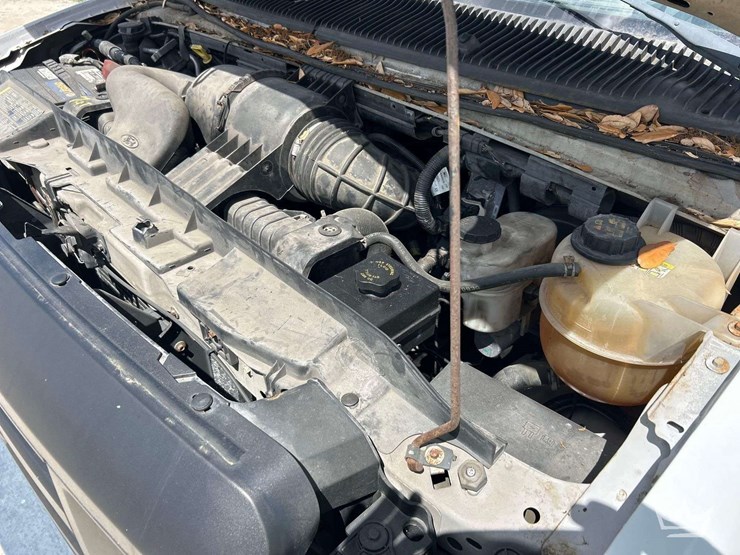2009-ford-cargo-image-8