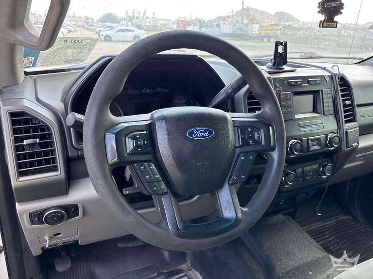2019-ford-f350-image-16