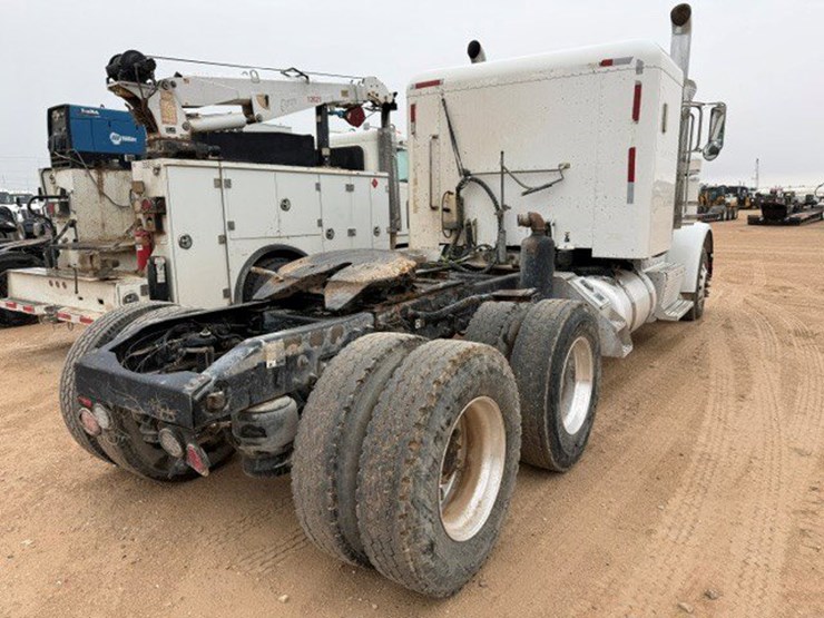 2013-peterbilt-367-image-5
