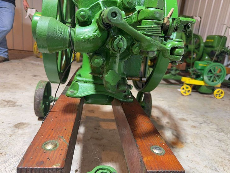 john-deere-e-1-1/2hp-fantasy-embossed-hopper-image-11