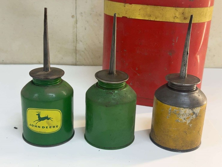 eagle-manufacturing-oil-can-and-john-deere-oiler-cans-image-2