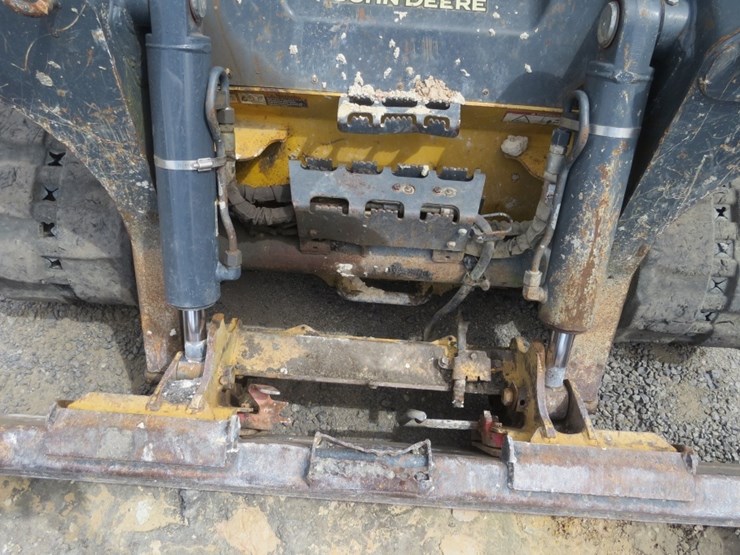 2020-deere-333g-image-5