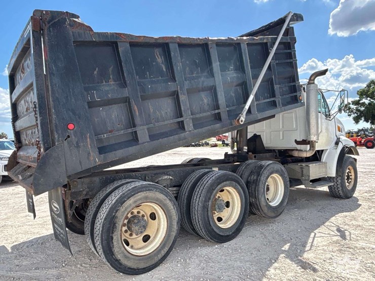 sterling-tri-axle-dump-truck-image-3
