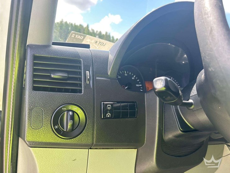 2016-mercedes-benz-sprinter-2500-image-14