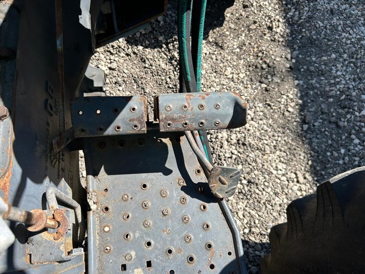 new-holland-3930-image-22