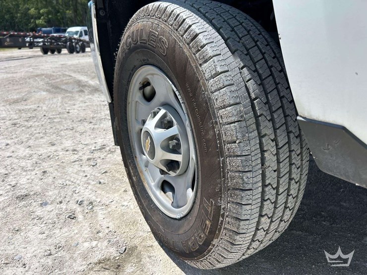 2018-chevrolet-silverado-2500-image-23