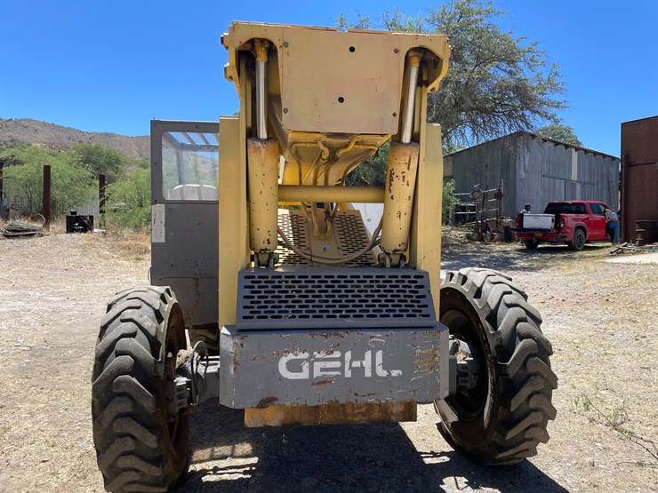 gehl-883-image-3