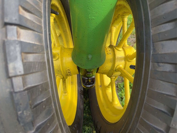 john-deere-b-image-19