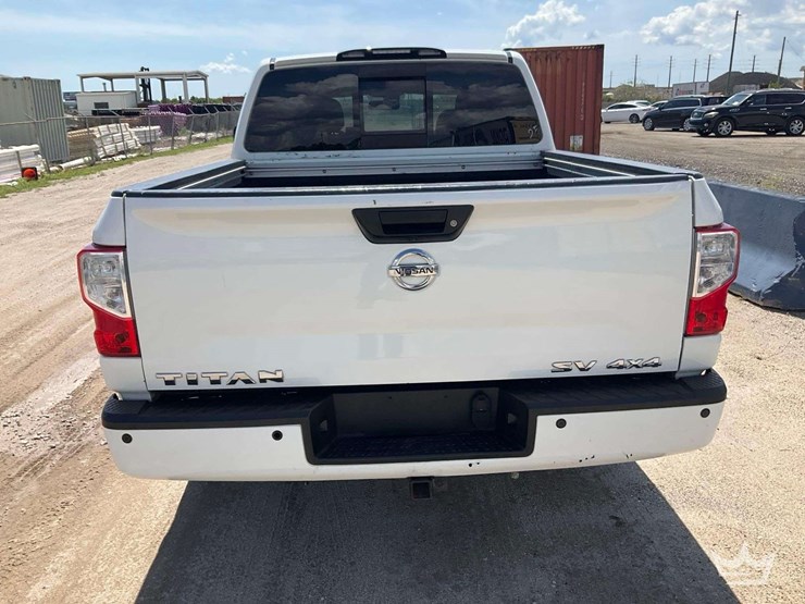 2017-nissan-titan-image-28