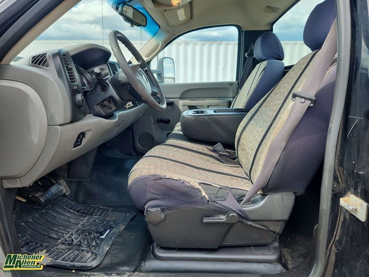 2012-chevrolet-silverado-3500-image-14