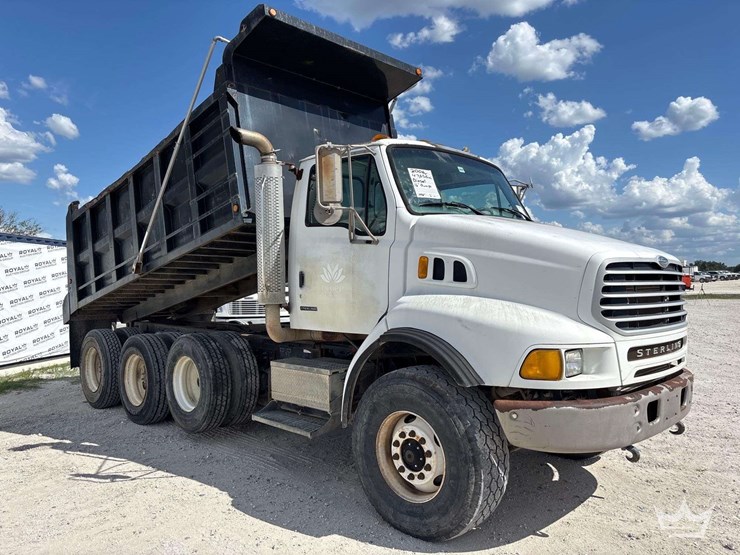 sterling-tri-axle-dump-truck-image-2