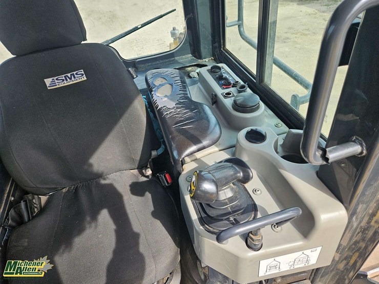 2017-komatsu-d61px-24-image-17