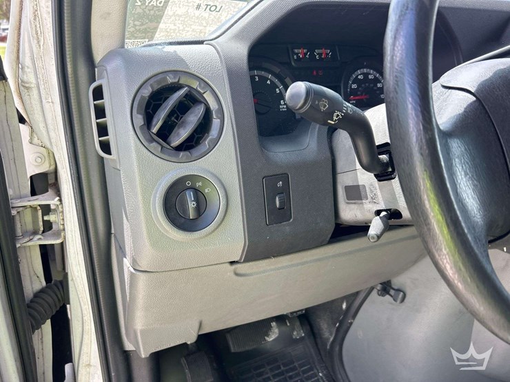 2009-ford-cargo-image-14