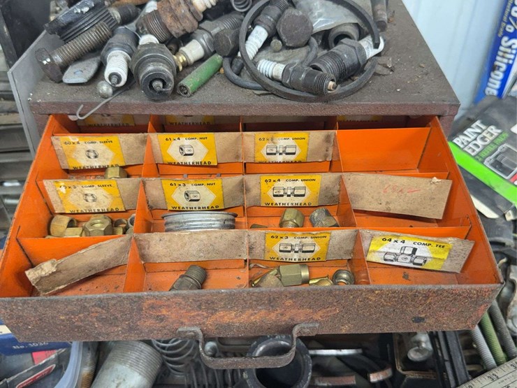 tools,-parts,-and-shop-related-items-image-6