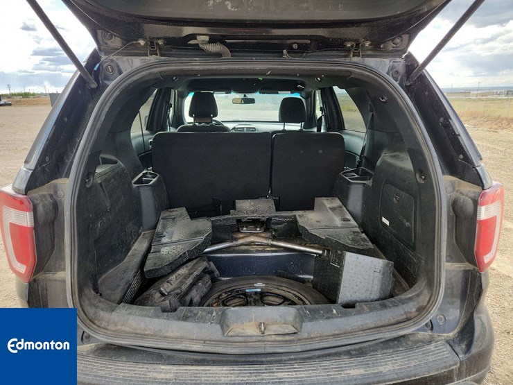 2018-ford-explorer-image-16