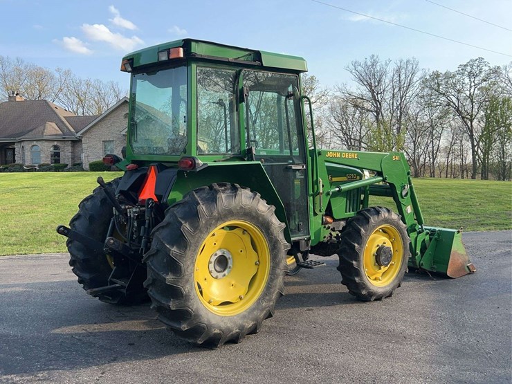 john-deere-5210-image-3